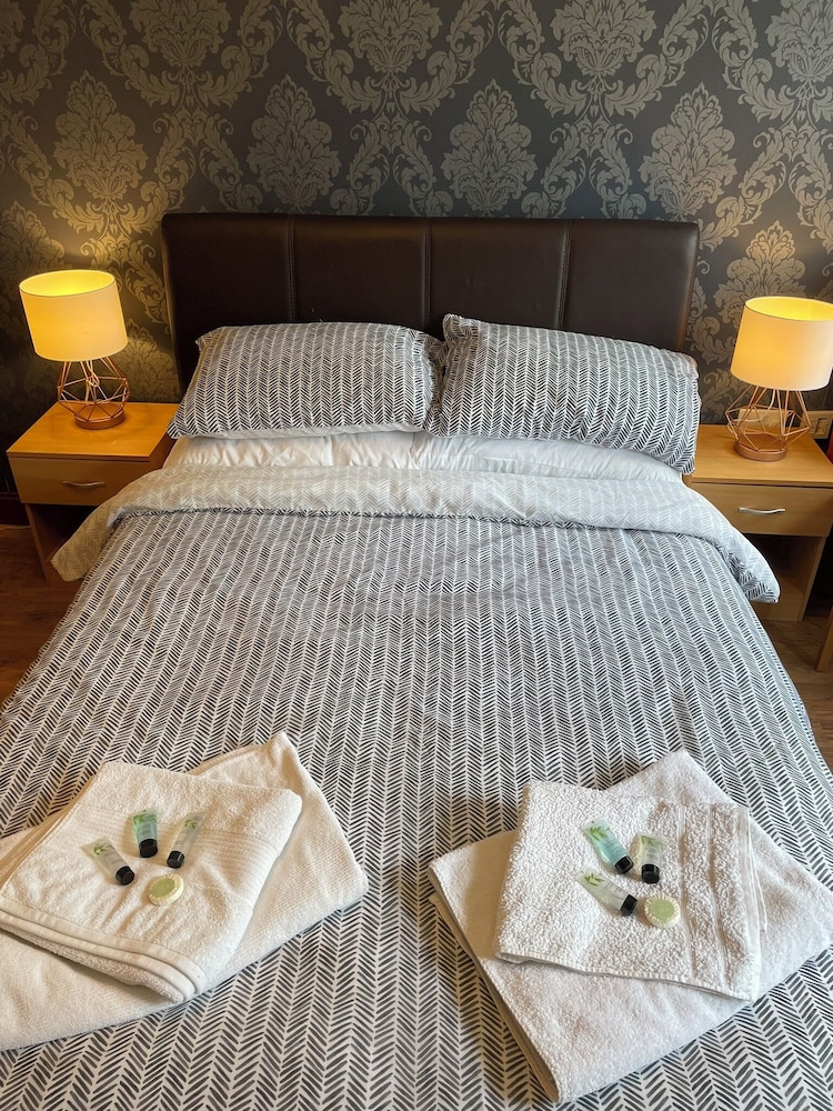 Rooms at the Huntsman Inn