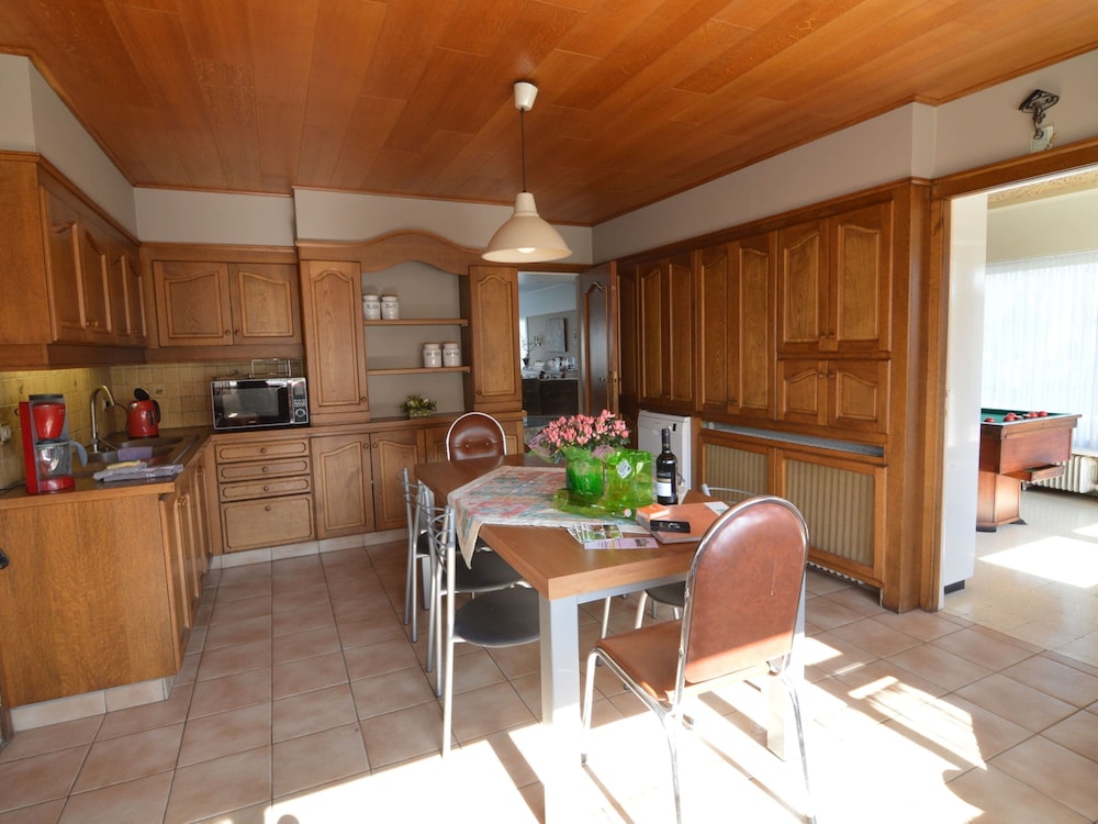 Family Home With Garden view 5