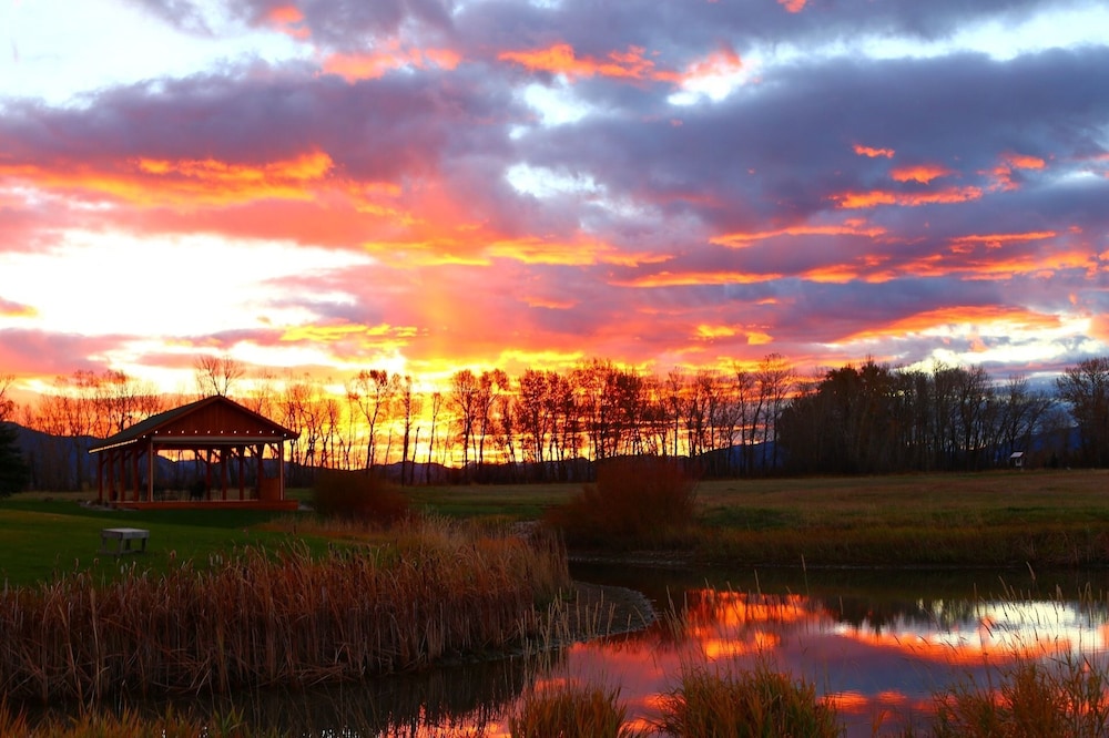 Gallatin River Lodge