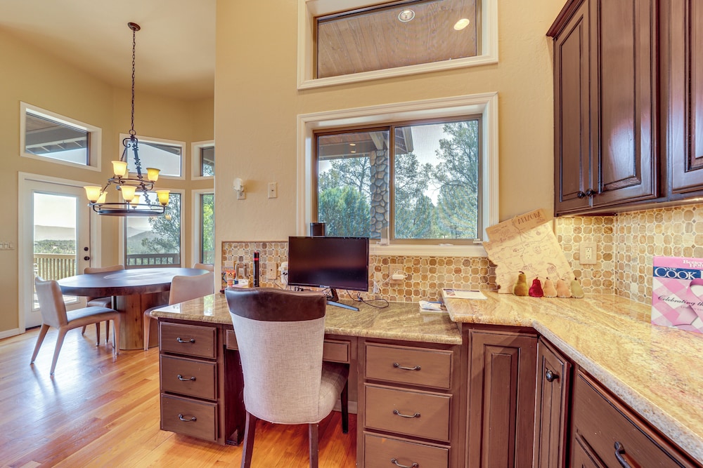 Panoramic Views: Luxe Payson Paradise!