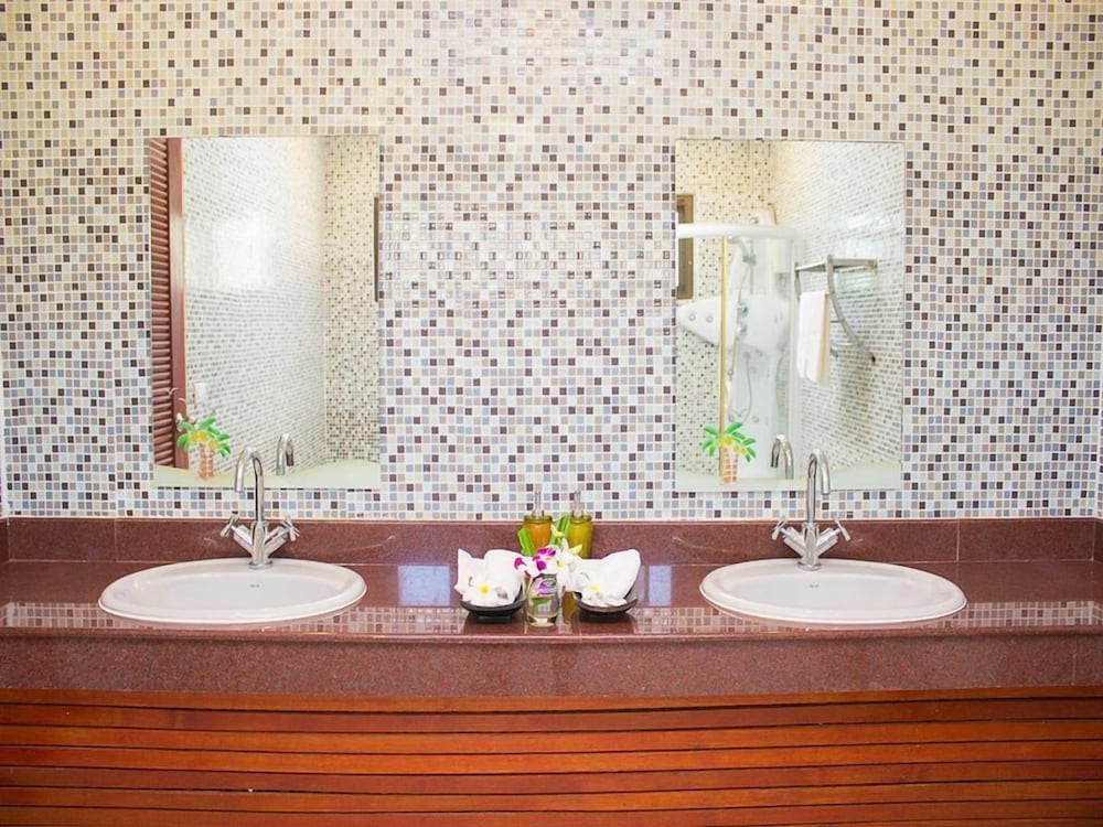 Baan Dork Bua Villa