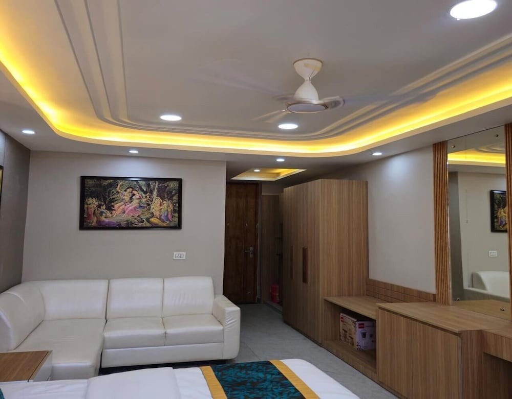 Hotel Mandakini Shri Sadhna