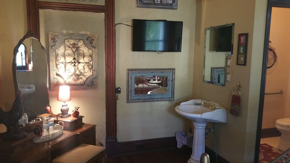 Fig Tree Manor