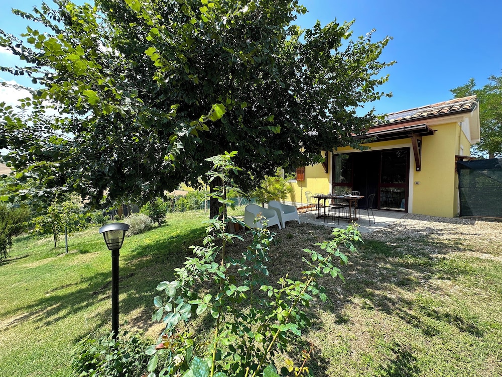 Mimosa Apartment in Historic Villa With Pool and air Cond in Senigallia