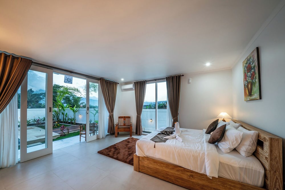 Hayana Villa
