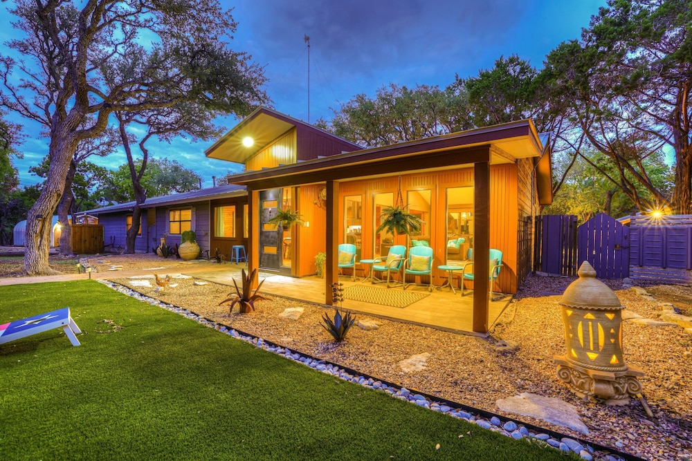 Terracotta Oasis - Wimberley for 30 Guests