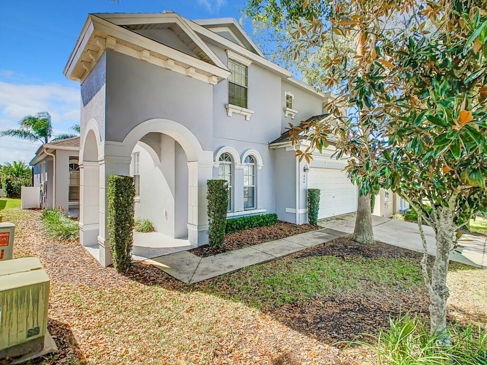 Spacious 5br Home W/ Private Pool+spa In Scenic Davenport Location 5 Bedroom Villa