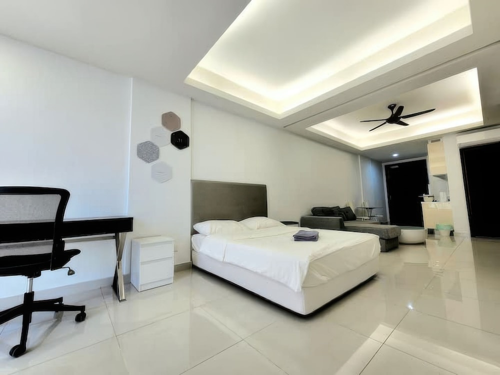 Dorsett Hartamas SkyPool & Chill