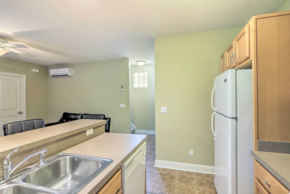 ~ 2 Mi to Downtown - Cozy Cleveland Unit