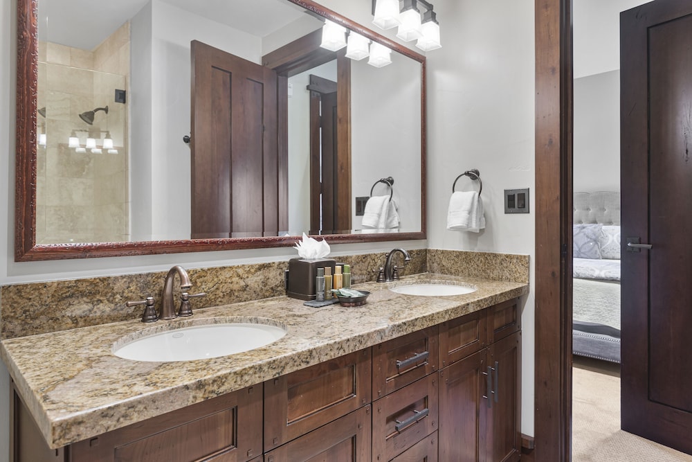 Arrowleaf Lodge at Deer Valley Resort - Three Bedroom Residence #315 3 Condo