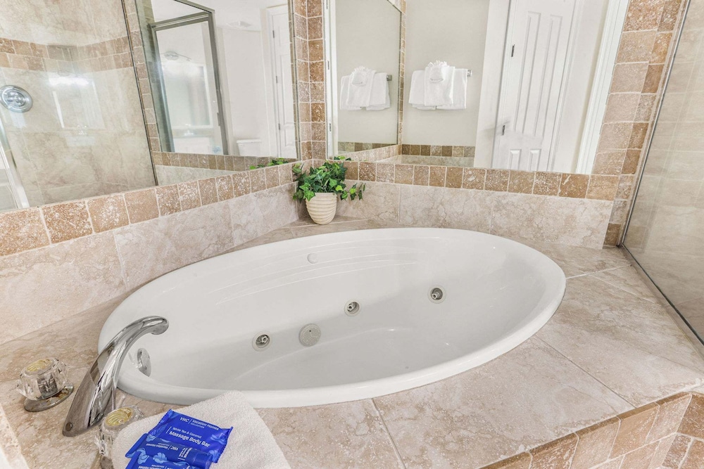 Grand Pointe 411 3 3 5 Gulf-front A Amenities