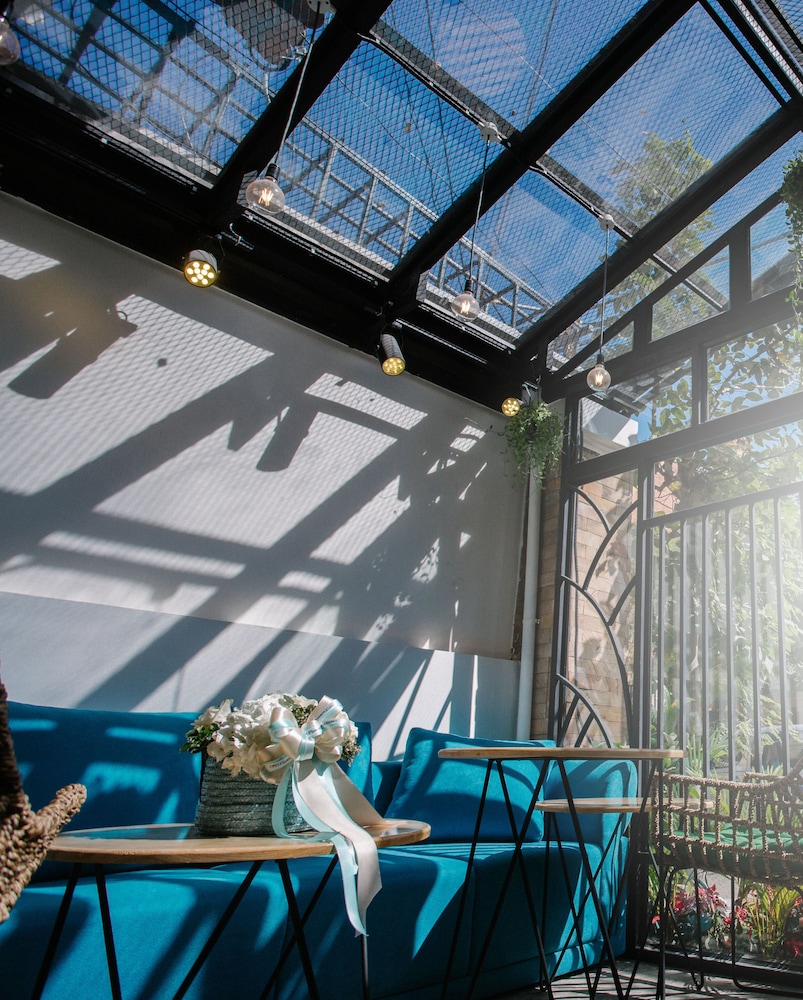 Lebou Boutique Hostel