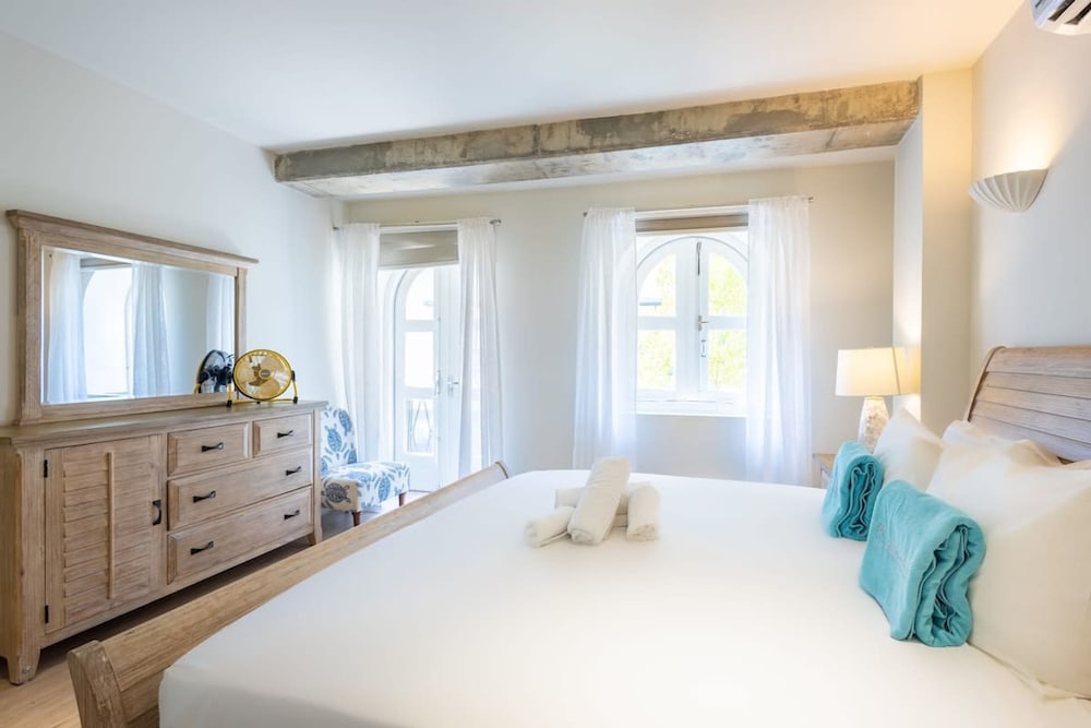 Grand Urban Elegance - City Center Luxury