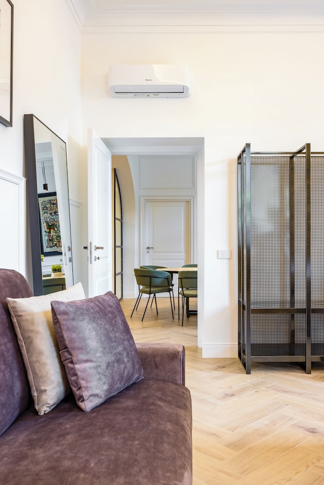 Chic Lifestyle Apartment