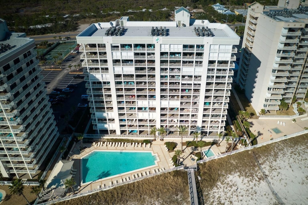 Pelican Pointe 1505