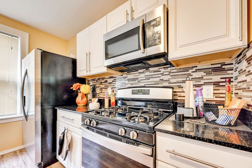 Convenient Hartford Condo < 2 Mi to Dtwn!