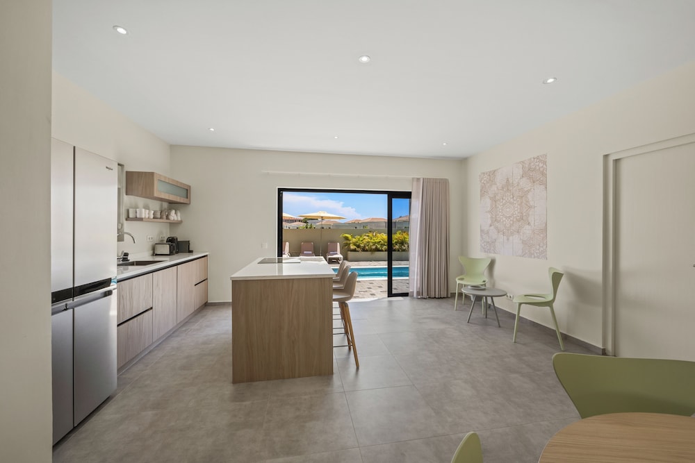 Villa Solana with private pool, Mambo Beach
