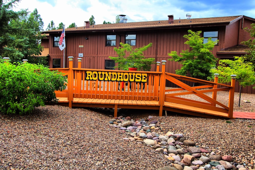 Roundhouse Resort