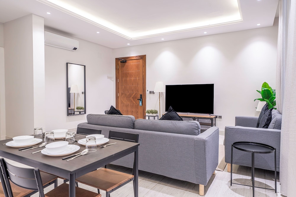 Mabaat - Al Malqa 3BR Apt - 533