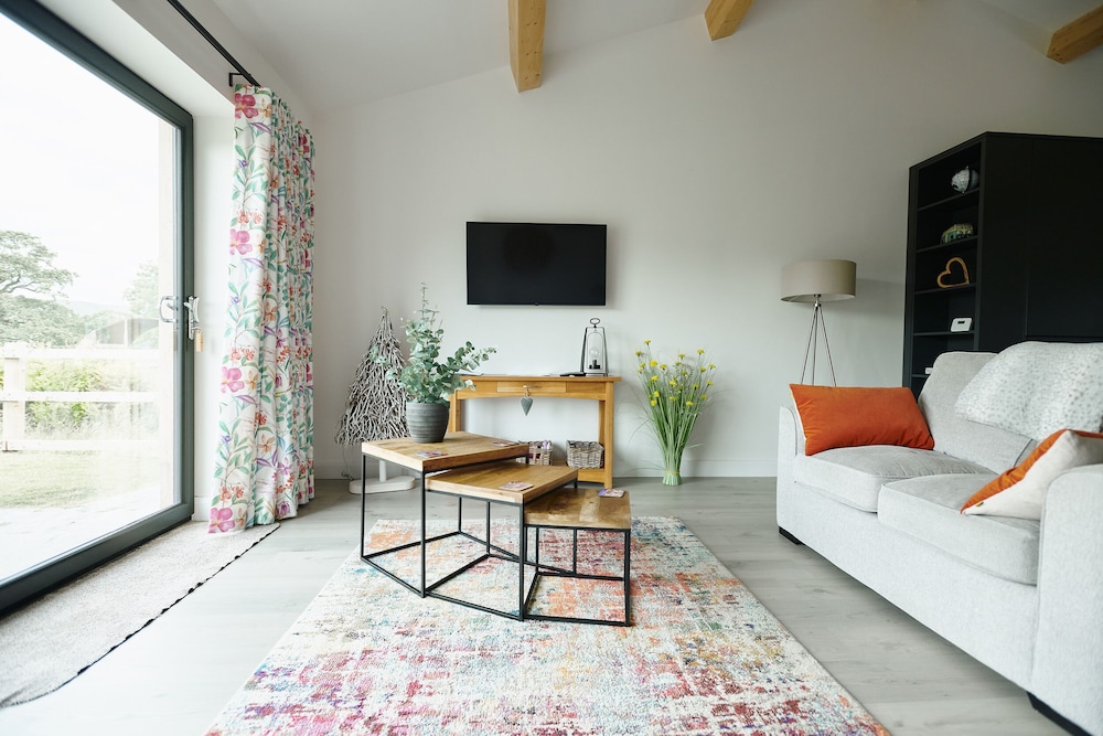 Ingleborough Lodge