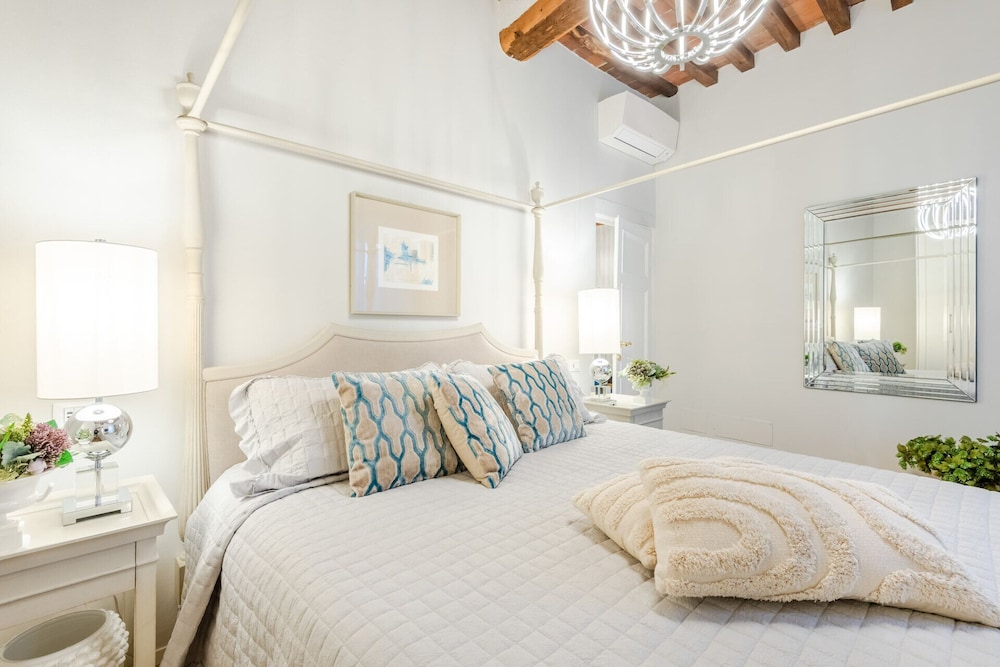 Casa Meg in Lucca With 3 Bedrooms and 2 Bathrooms