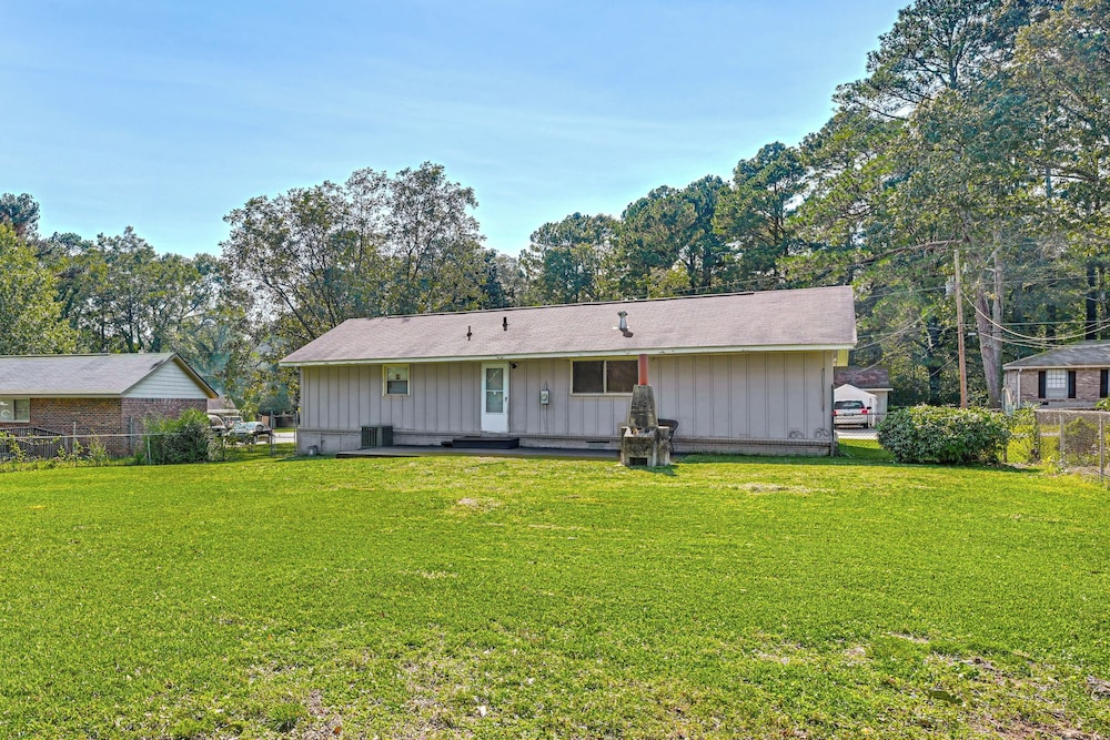 Family-friendly Jonesboro Home w/ Fenced Yard! view 3