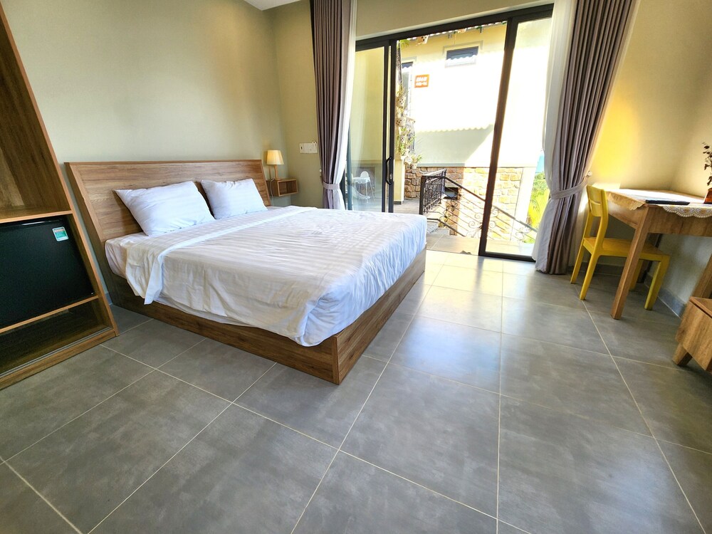 Sunny Shore Resort
