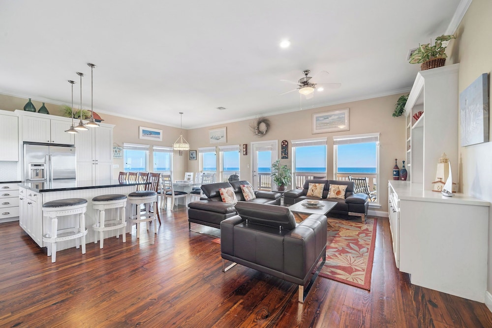 Beach Heaven by Ryson Vacation Rentals
