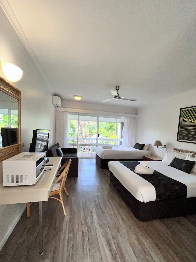 Mission Beach Lodge
