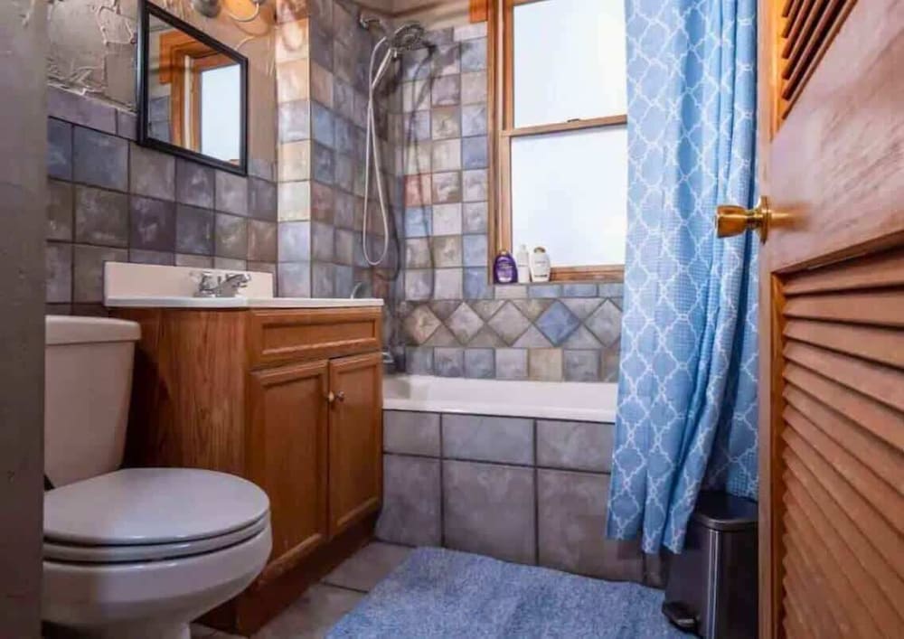 Jungle House Boutique Lofts – Downtown Columbus & Short North