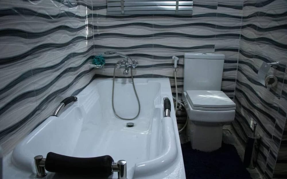 Ralph and Comfort Luxury Suites view 4