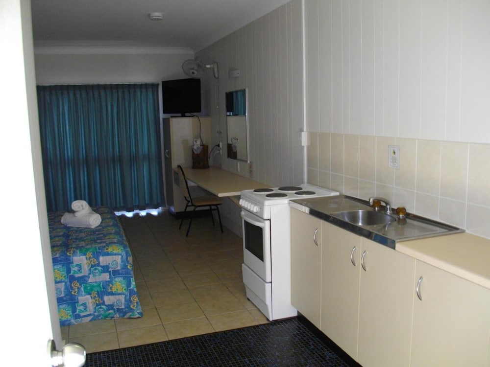 Kurrmine Beach Motel