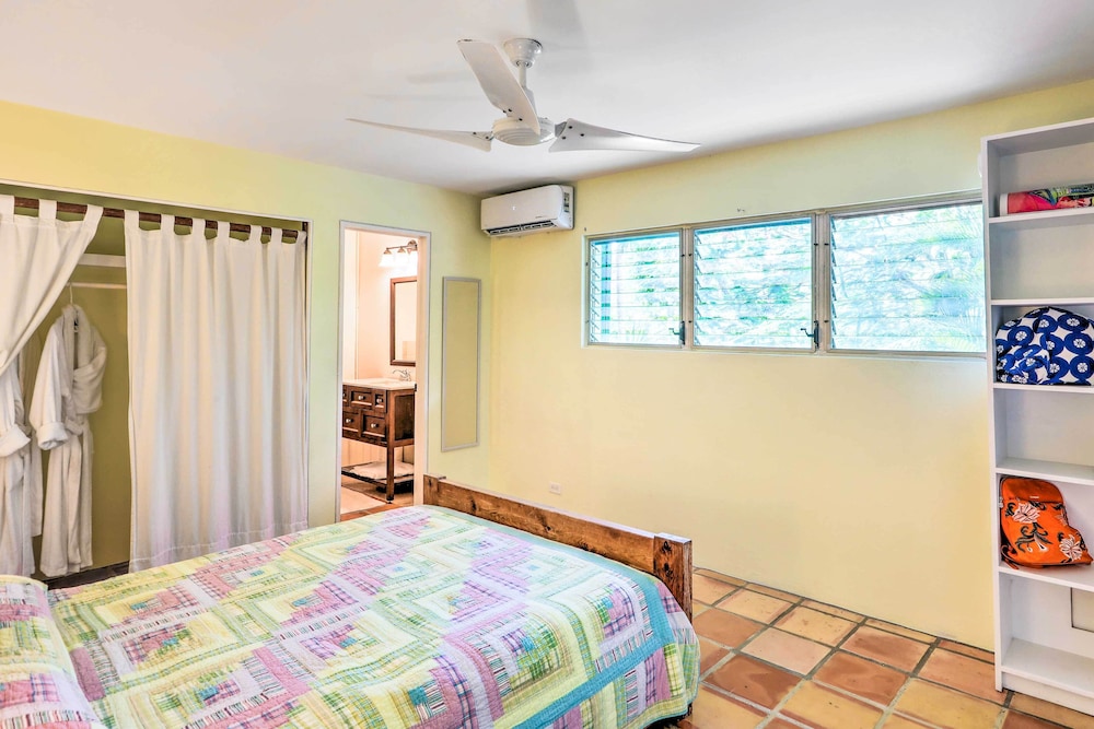 Bright St Thomas Getaway W/pool, 3Mi to Magens Bay