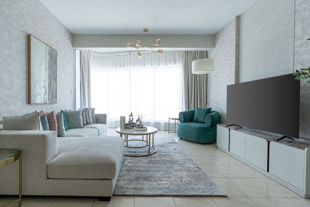 Iconic 2BR in Skycourt Dubailand