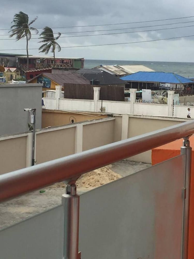 Beautiful 2-bed House in Lekki Lagos view 4