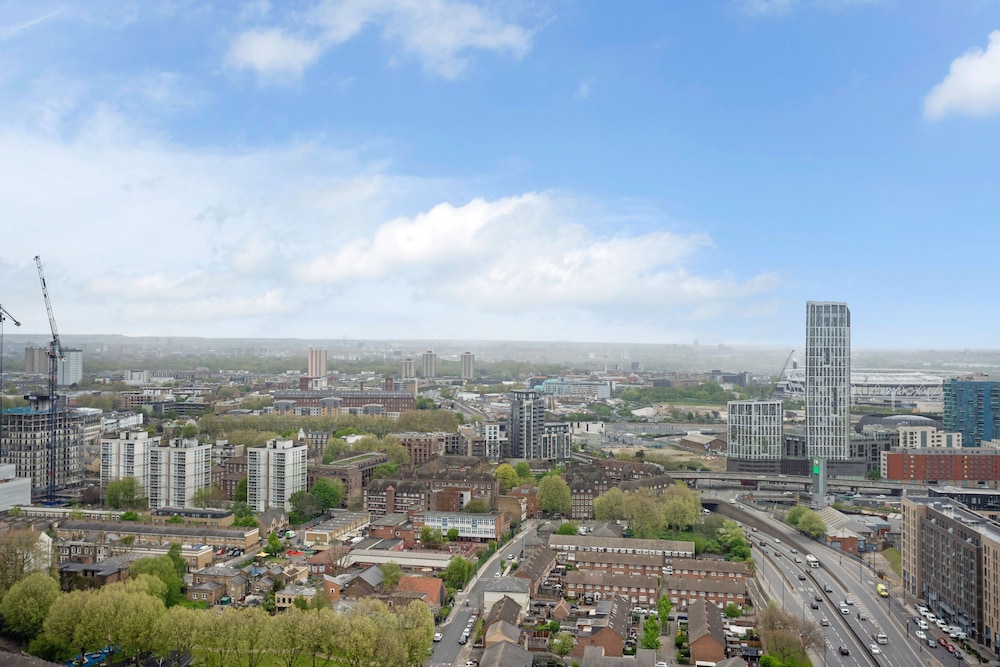 Stunning Two-bedroom Apartment With a Balcony