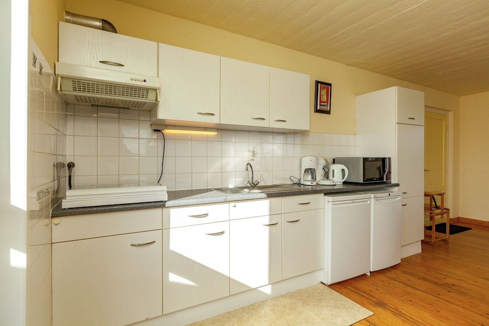 Peaceful Vacation Home With Wide View view 2