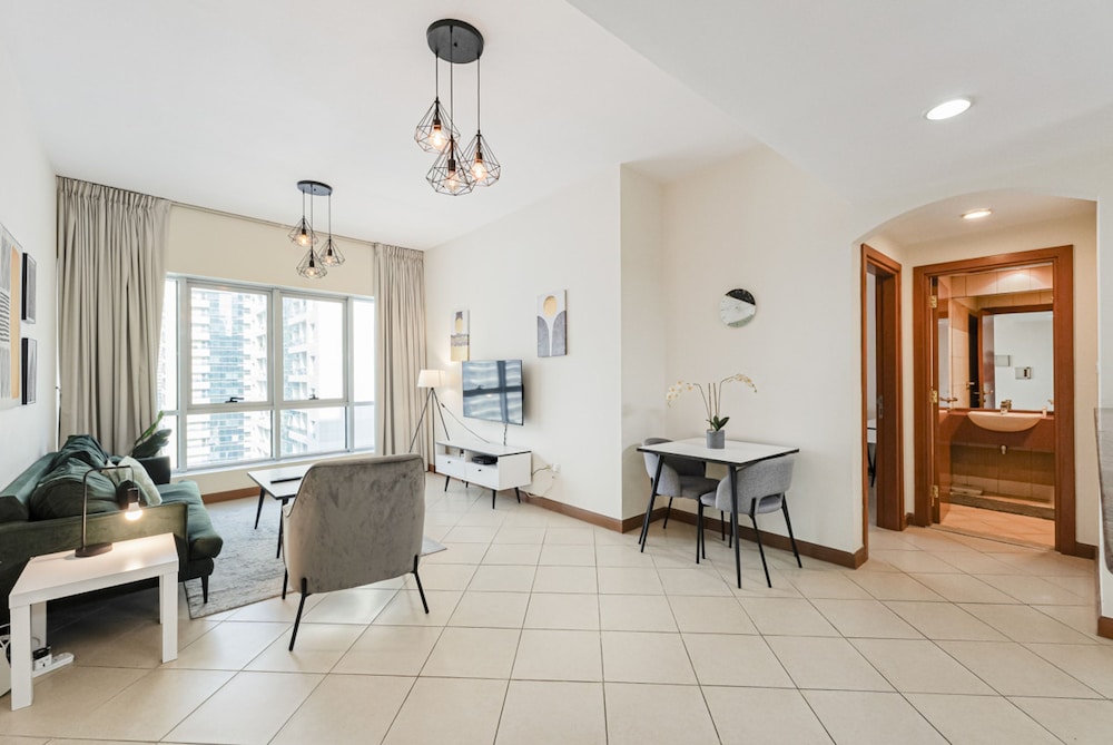 Marina Diamond 1 Short Stay