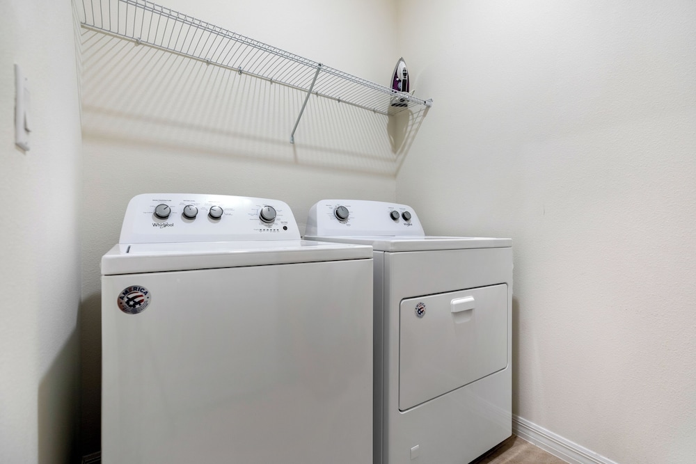 Solterra- LakeView - Private Pool & Spa - Image 5