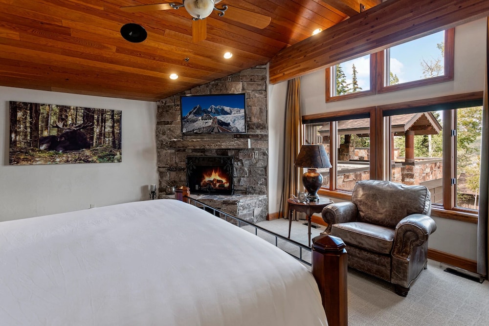 La Maconnerie at Deer Valley Resort - Four Bedroom Condo with Hot Tub #3 4 Condo