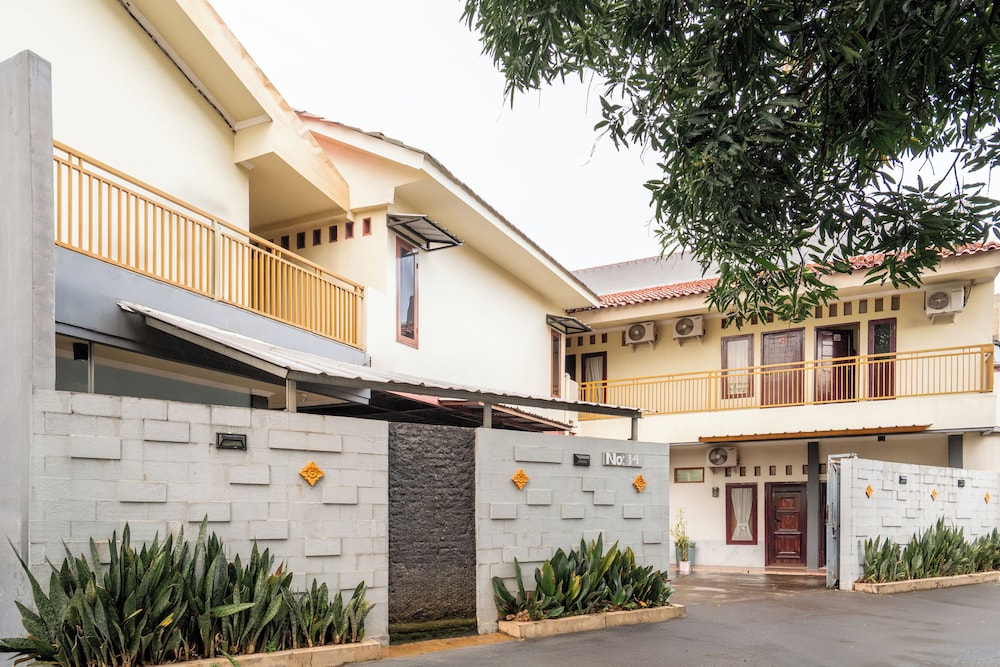 Rehat at Wahidin Guest House