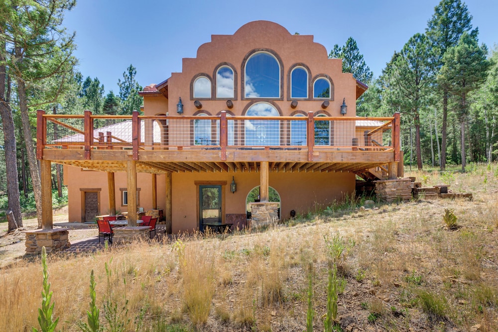 Southwestern Angel Fire Abode w/ Game Room view 4