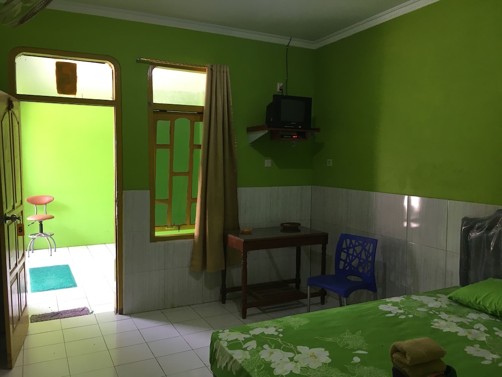 Hotel Trias Parangtritis view 2