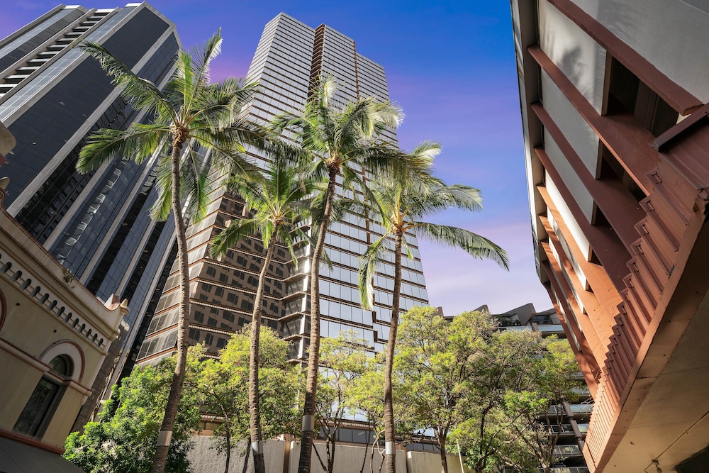 Chic Dt Honolulu Executive Condo 1 Bedroom Condo