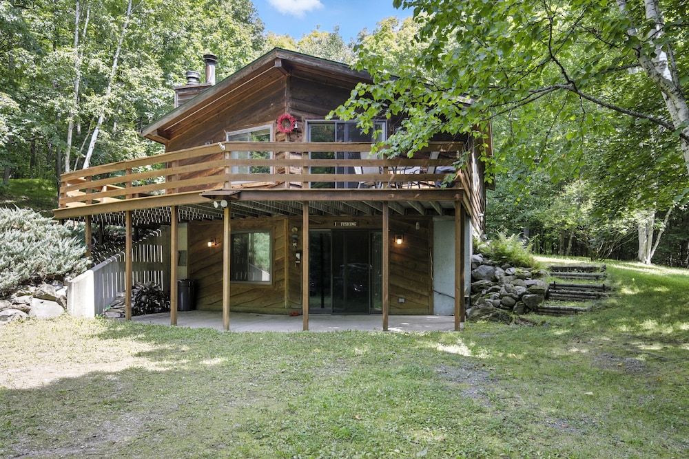 The Treehouse Lakes & Trails Cabin 3 Bedroom Cabin