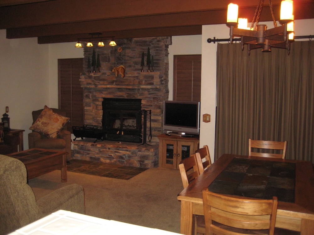 Val d'Isere by Mammoth Reservation Bureau