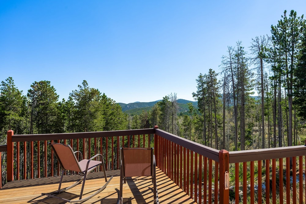 Mountain View Apartment Near Downtown Hiking
