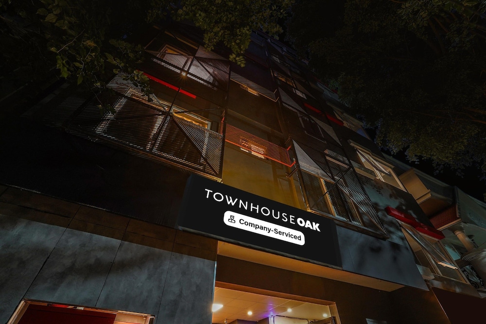 Super Townhouse Oak Indiranagar