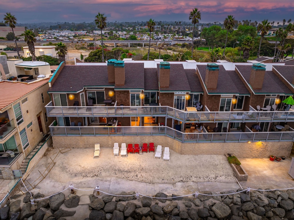 Luxury Oceanfront Condo With Private Beach Access