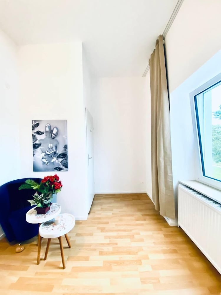 Spacious 4BR Apt Perfect for Groups